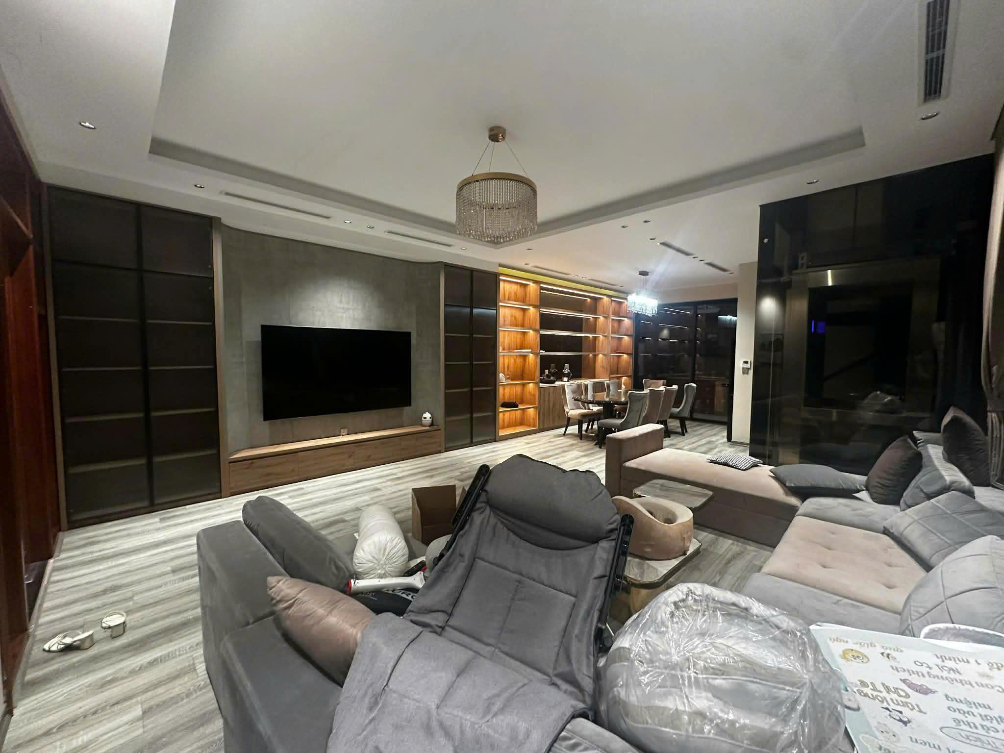 Bán biệt thự song lập tiểu khu Tulip Vinhomes The Harmony - DT: 120m2 x 3 tầng 1 tum hướng Tây Bắc